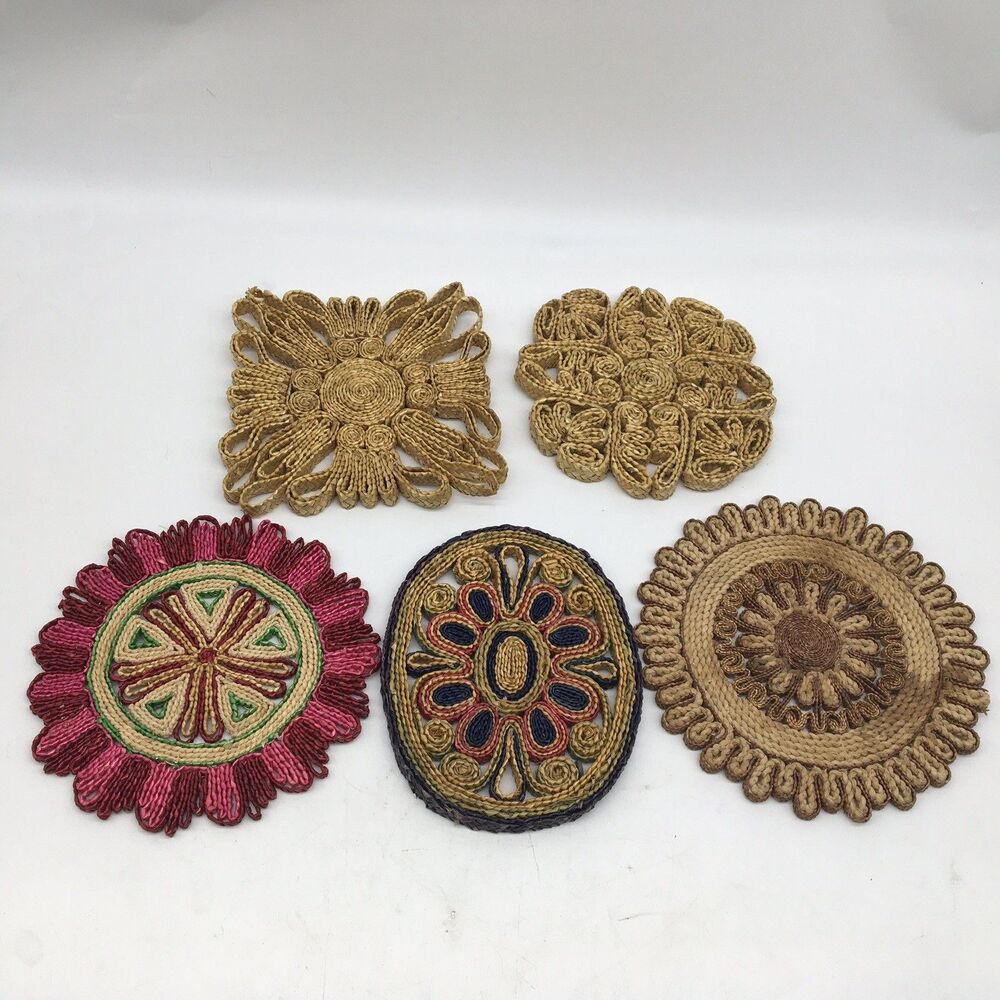 Vtg Straw Trivets Set of 5  Boho Kitchen Woven Raffia MCM Farmhouse Wall Hangers
